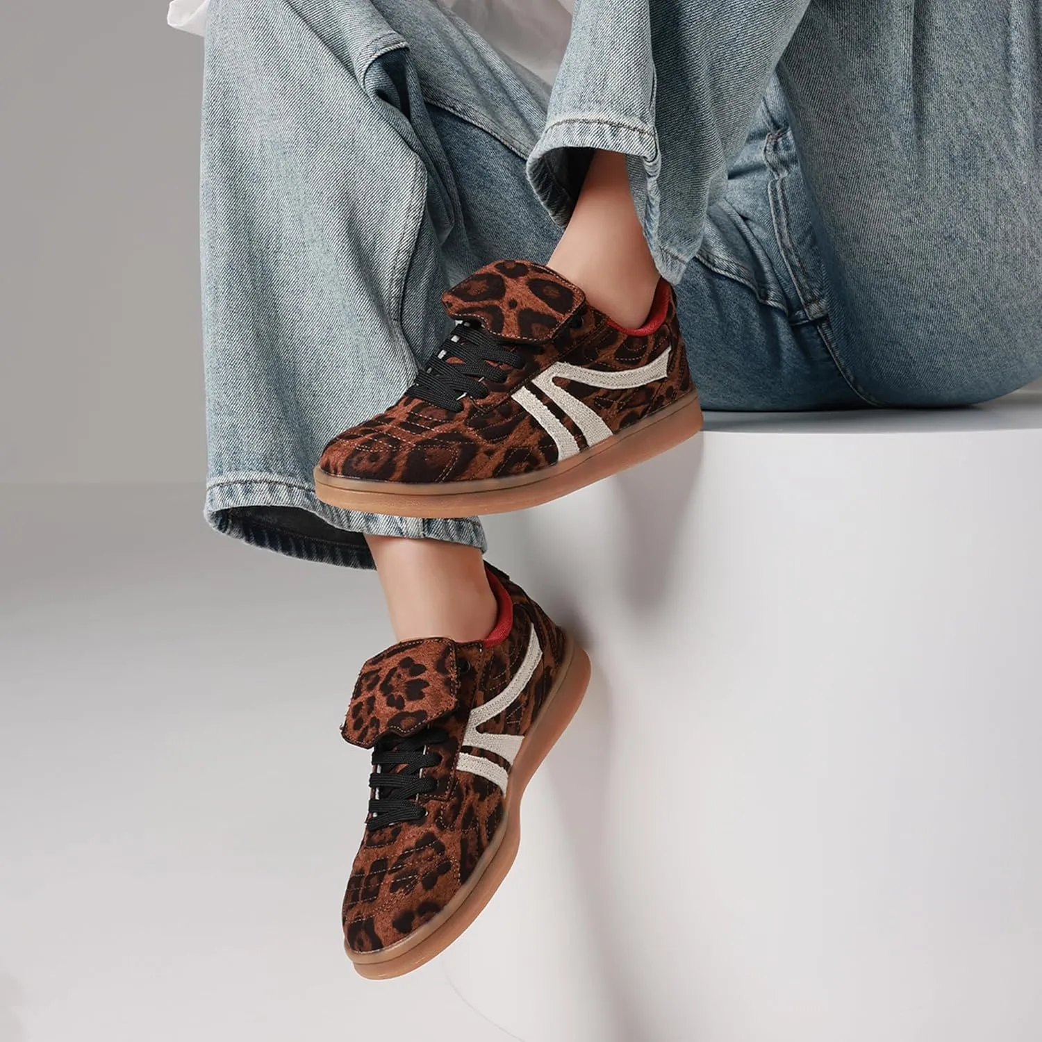 Mattiventon Women's Fashion Sneakers Casual Tennis Shoes Comfortable Retro Sneakers Lace-up Low Top Non-Slip Walking Shoes for 2025 Trendy