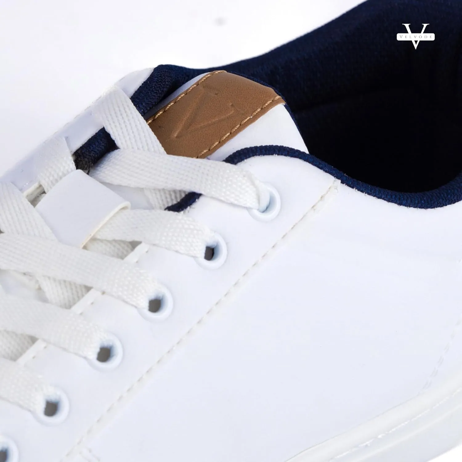 Men's Fashion Everyday Sneakers with Comfortable Memory Foam Insoles - Stylish & Durable White Sneakers for Men, Ideal for Casual Wear - Men's White/Black Shoes