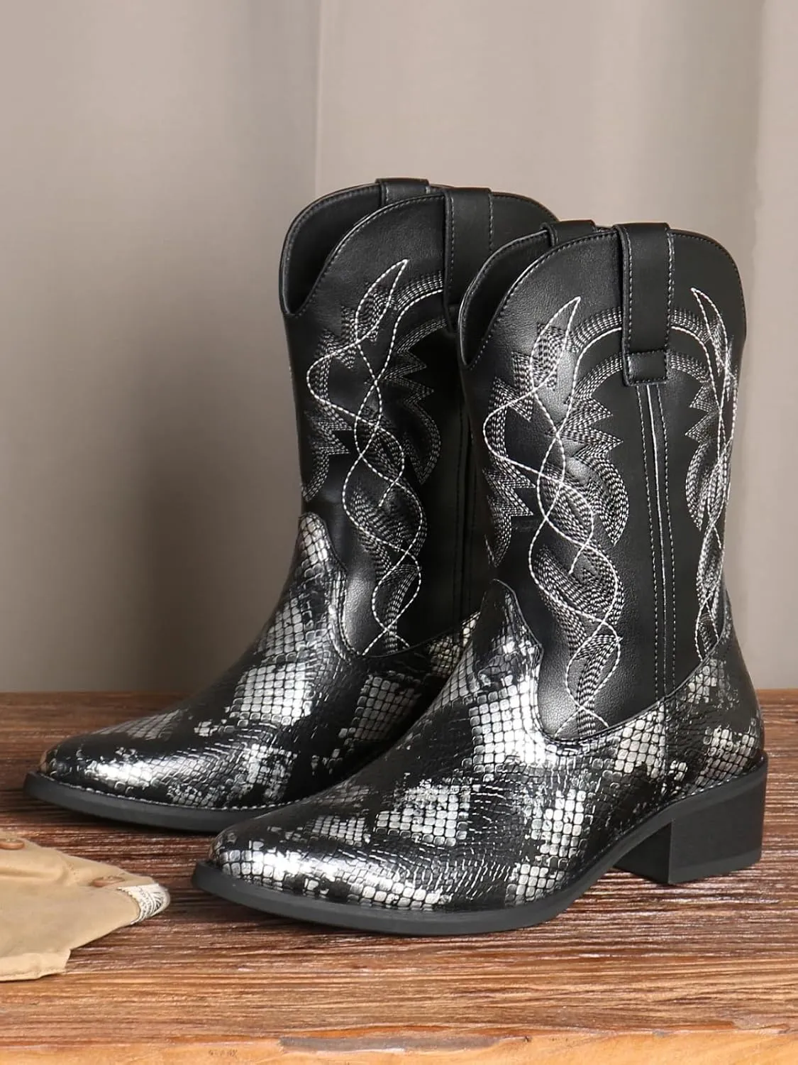 Python Manning Men's Boots Cowboy for Men Classic Pointed Toe Western Pull Up Snakeskin Embroidered Mid-Calf Boots