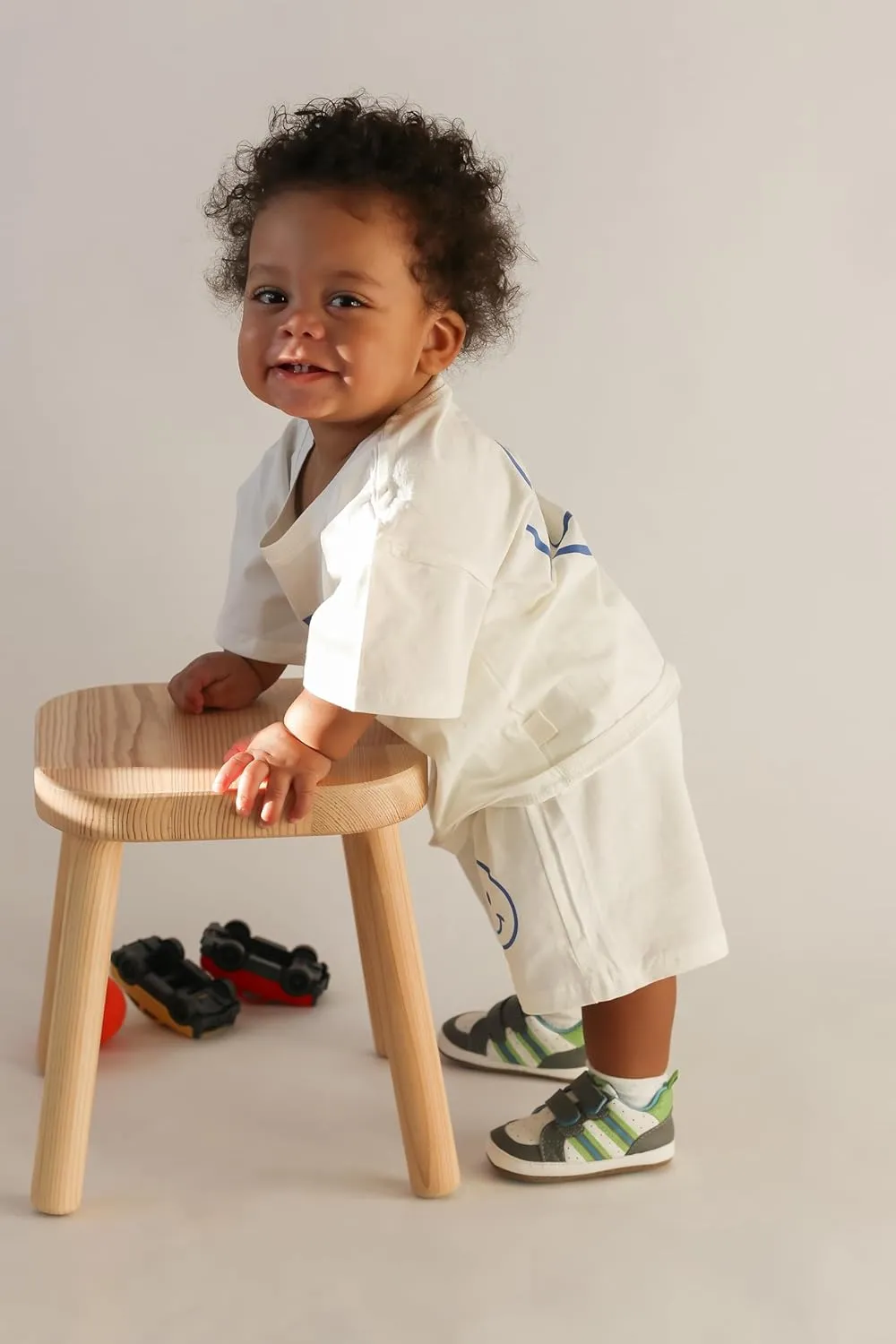 Robeez Baby Boys and Unisex First Kicks Slip Resistant Shoes & Sneakers for Infant and Toddler