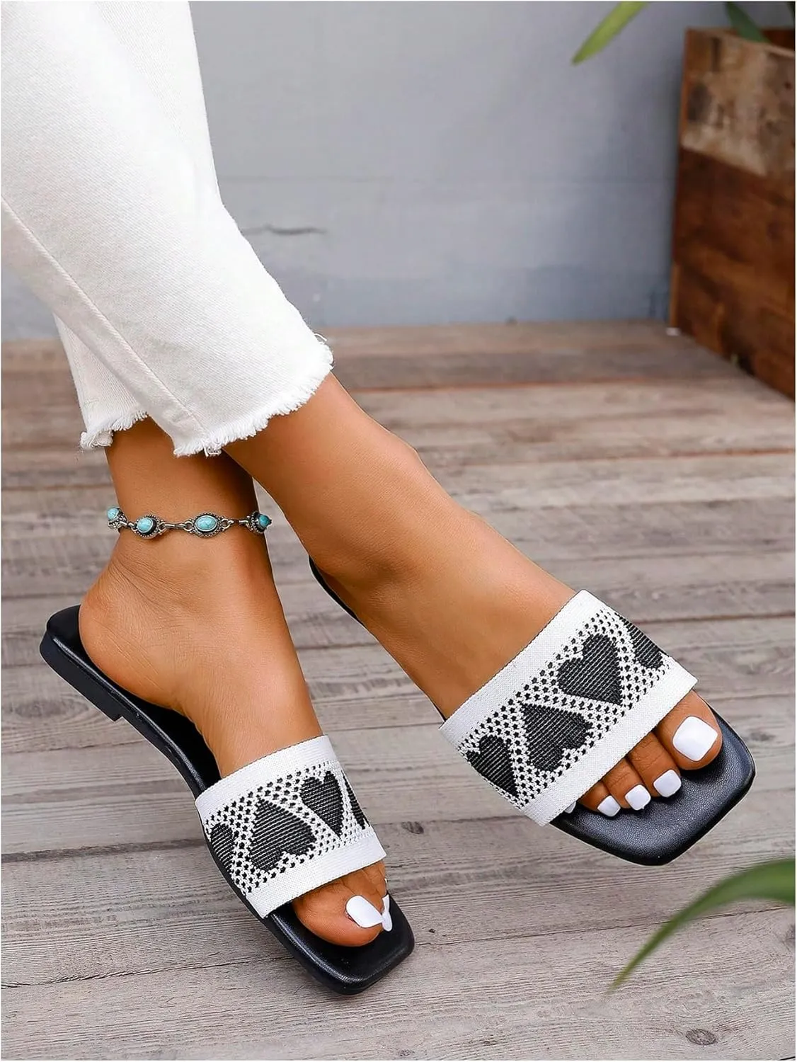 SweatyRocks Women's Heart Open Toe Flat Sandals Y2k Slip On Outdoor Trendy Slide Sandals