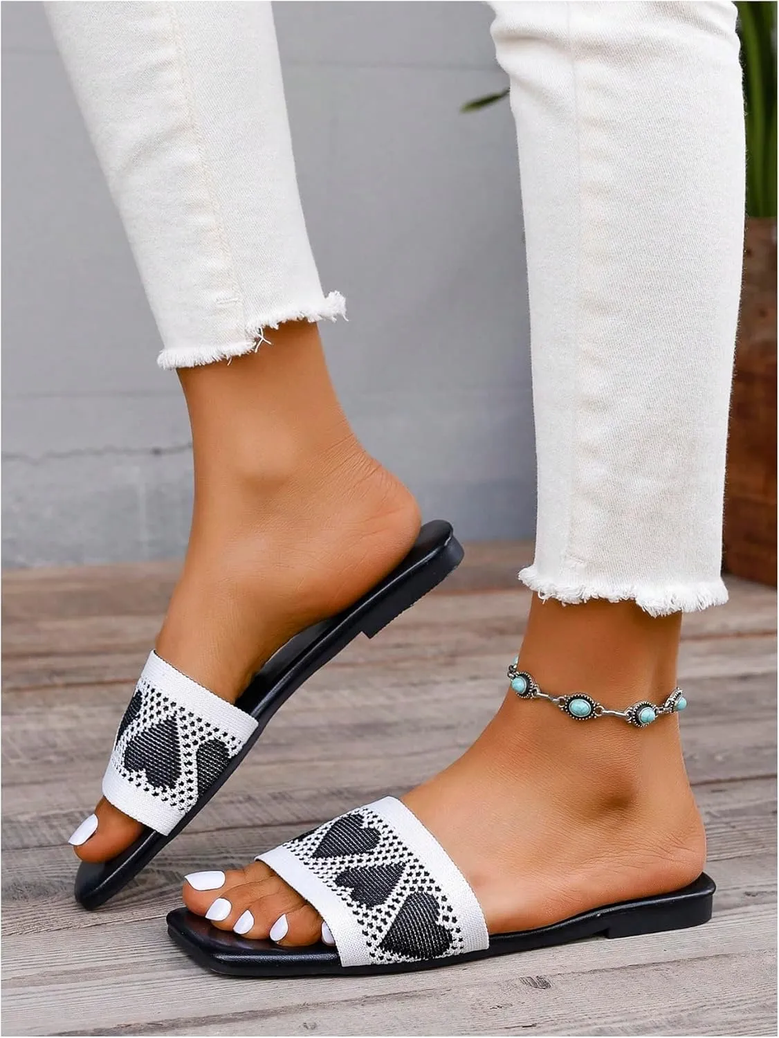 SweatyRocks Women's Heart Open Toe Flat Sandals Y2k Slip On Outdoor Trendy Slide Sandals