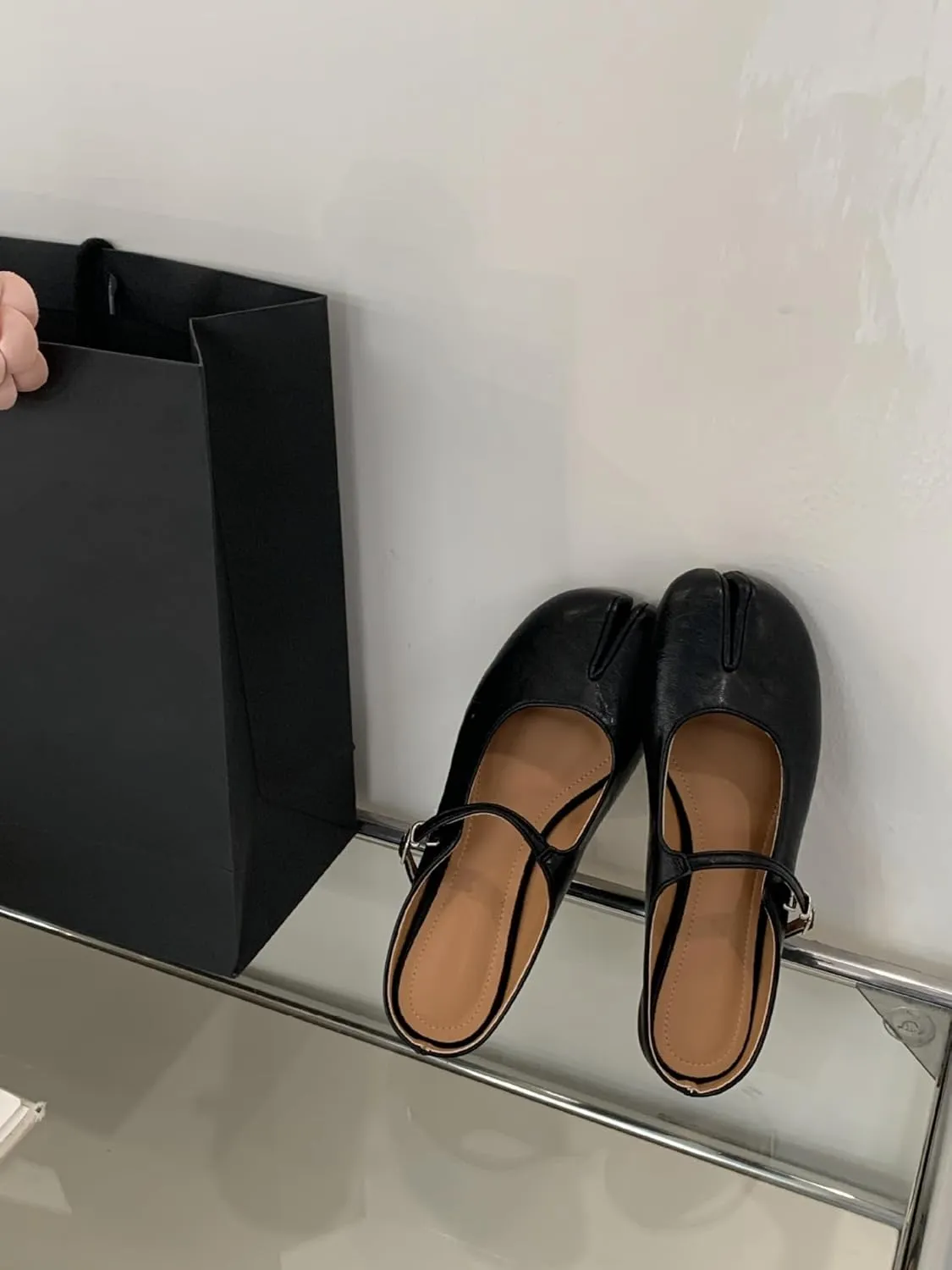 Tabi Shoes Mary Jane Mules Flats for Women Split Toe Wide Width Strips Slip-On Slides Convenient Breathable Comfortable Casual Round Toe Retro Y2K Slippers Spring Summer Fall Back to School