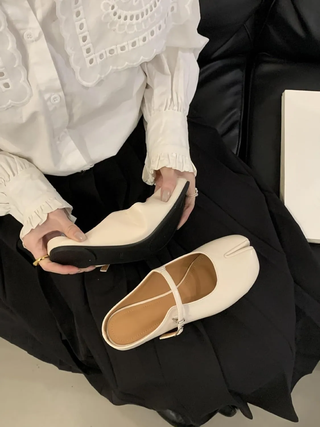 Tabi Shoes Mary Jane Mules Flats for Women Split Toe Wide Width Strips Slip-On Slides Convenient Breathable Comfortable Casual Round Toe Retro Y2K Slippers Spring Summer Fall Back to School