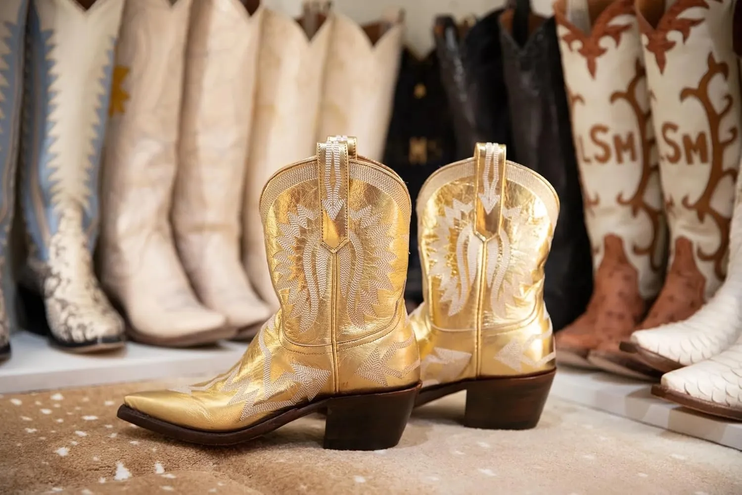Western Boots for Women Metallic Embroidered Pointed Toe Cowgirl Boots Chunky Heel Pull-On Short Cowboy Boots Wide Calf Country Ankle Boots